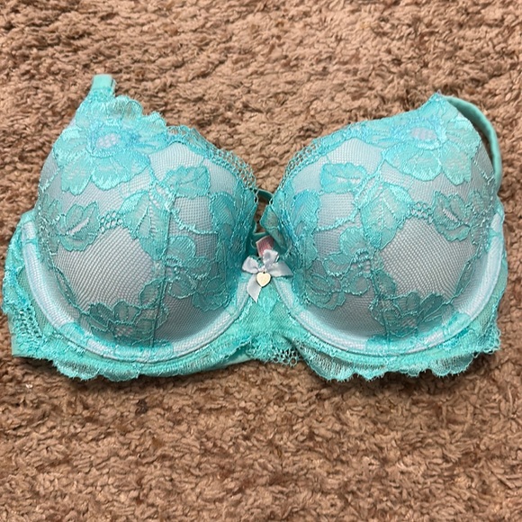 Victoria’s Secret Body By Victoria Lined Demi Bra - Picture 1 of 3